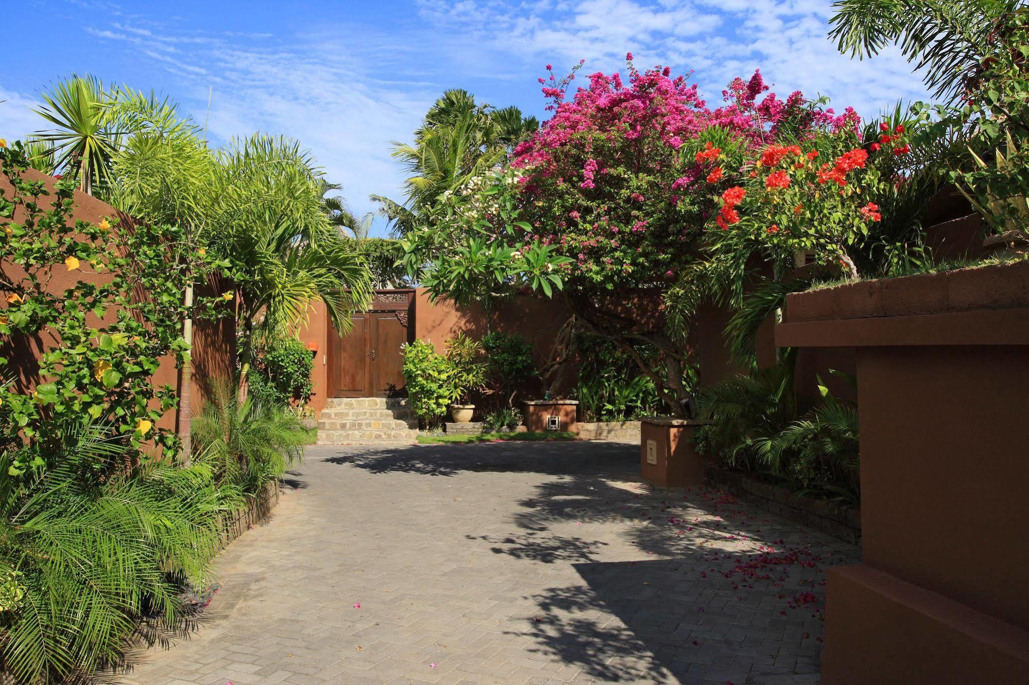 The Dusun Villa Seminyak Eksteriør billede